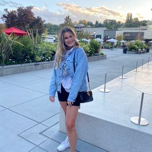 Meet your Posher, Asia